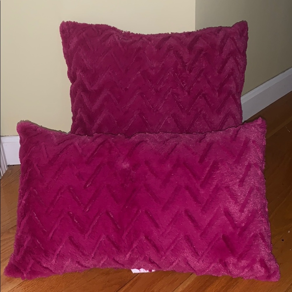 Throw pillows